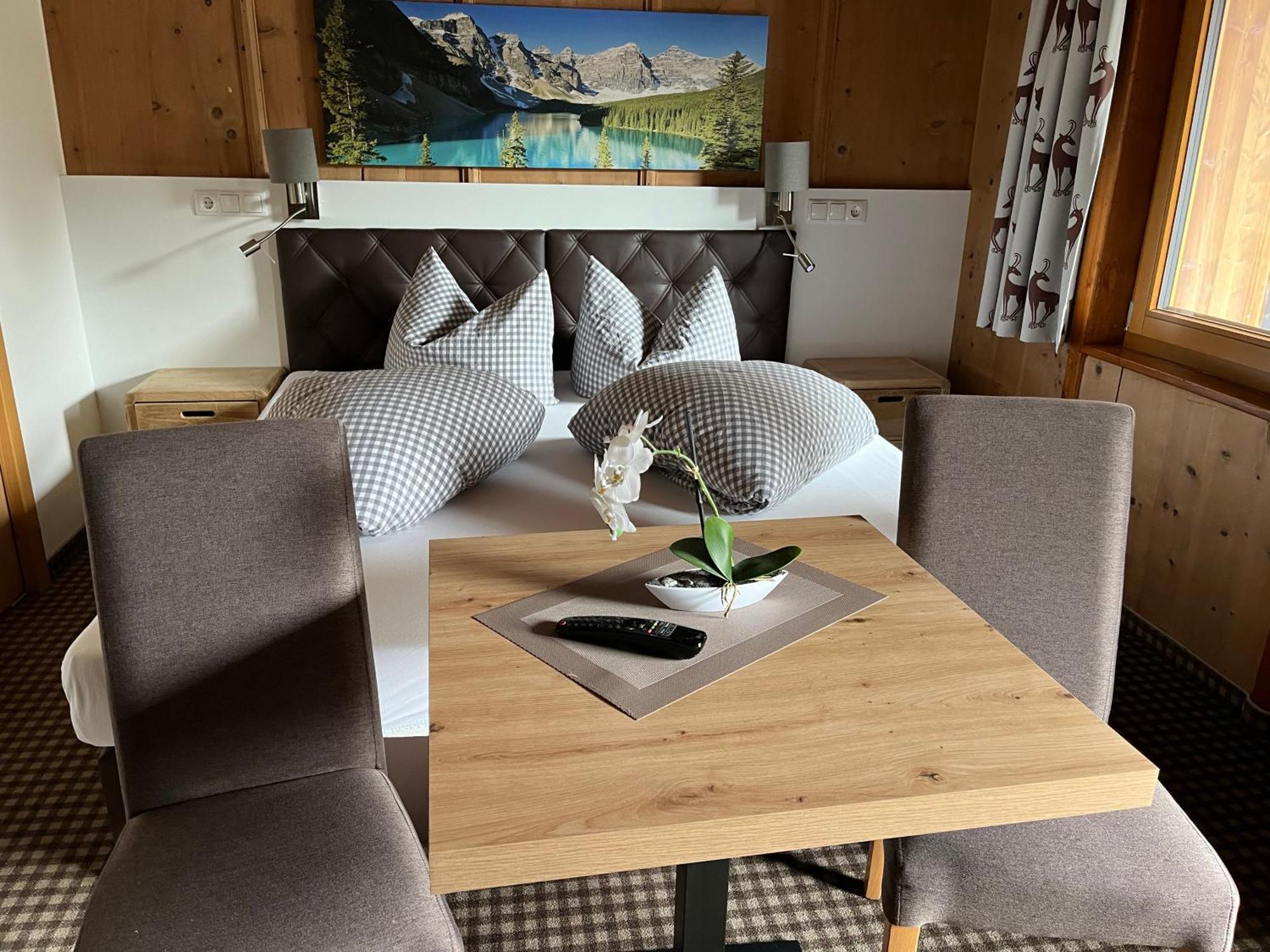 Hotel Garni Schoenblick ゼルデン エクステリア 写真