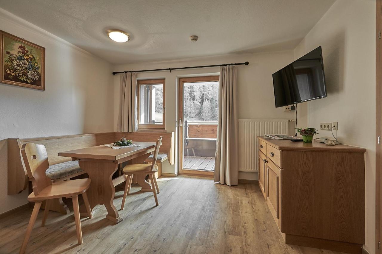 Hotel Garni Schoenblick ゼルデン エクステリア 写真