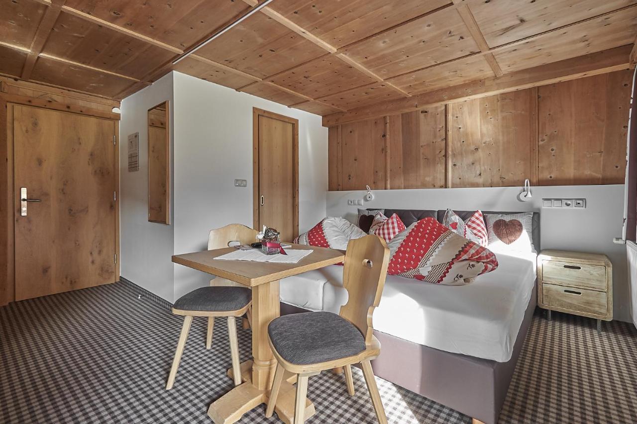 Hotel Garni Schoenblick ゼルデン エクステリア 写真