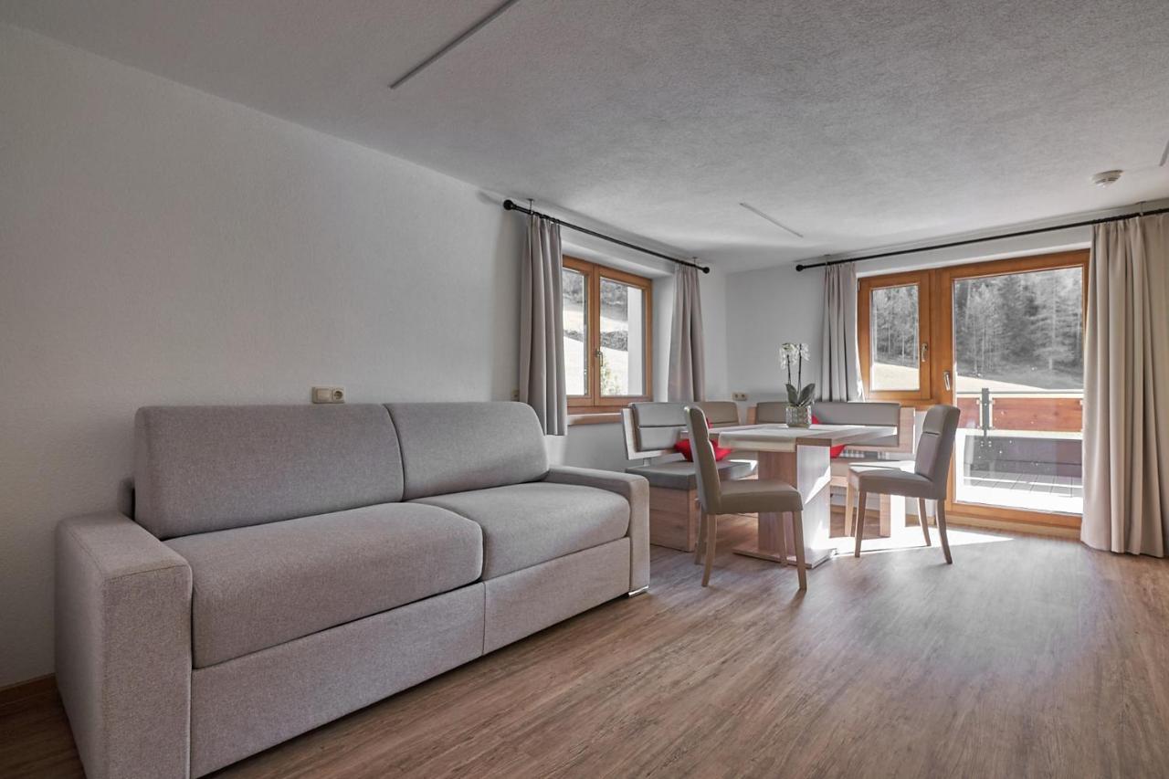 Hotel Garni Schoenblick ゼルデン エクステリア 写真